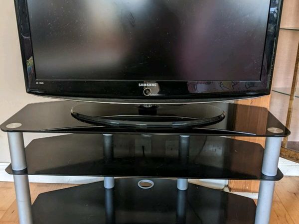Samsung 42 inch TV + Stand