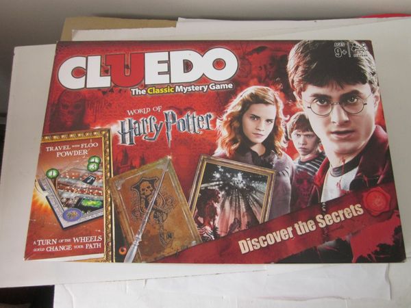 World of Harry Potter Edition Cluedo Classic  Mystery Family Hasbro Board Game Complete 2016