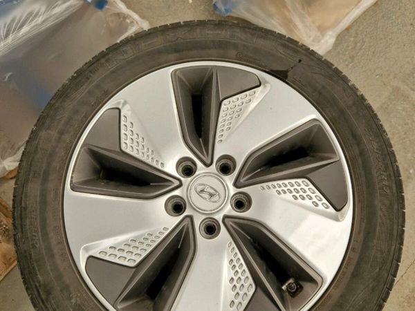 Hyundai Kona Electric Wheels w/ tyres