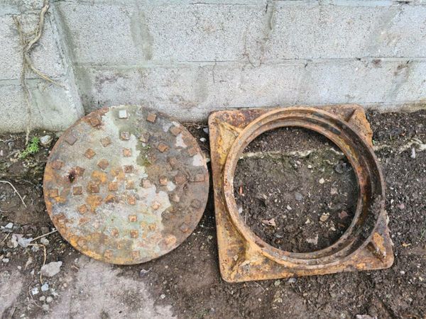 Cast iron manhole, 2 foot, very heavy.