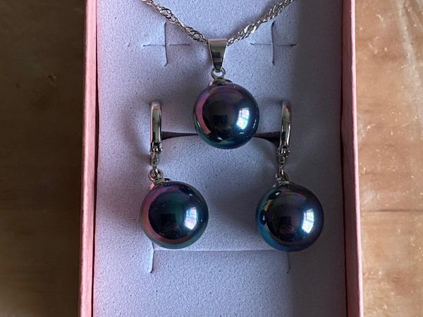 Black faux pearl sterling silver pendant and earrings set