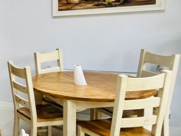 Solid Oak Dining Table and Chairs (4-6seater)