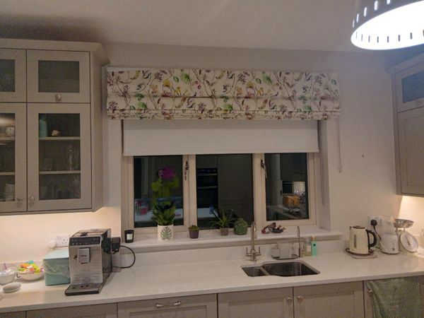 Kitchen roman blinds