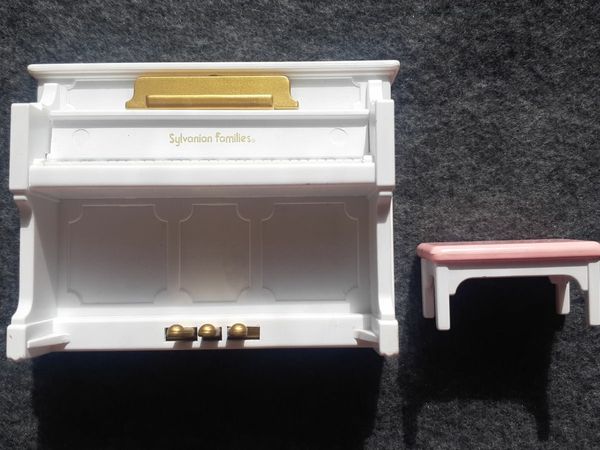 Sylvanian Families Epoch white piano and stool used please look at the  pictures