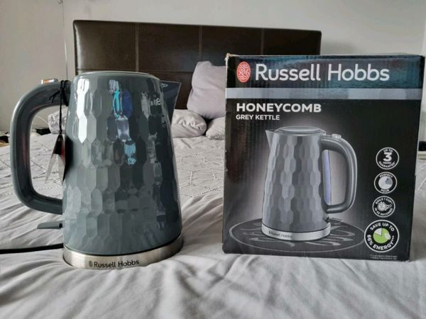 Brand new Russell Hobbs honeycomb kettle, grey