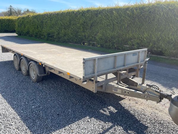 Ifor Williams 18ft x 6ft 6” flat trailer
