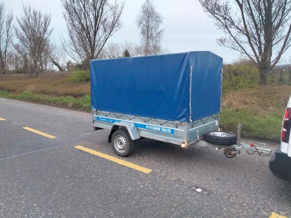 8x4 single axle covered trailer