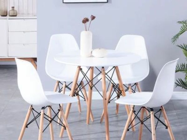 80CM WHITE DINING TABLE AND 4X NORDIC PLASTIC DINING CHAIRS WOOD LEGS FOR KITCHEN DINING ROOM COFFEE TABLE APARTMENT RESTAURANT