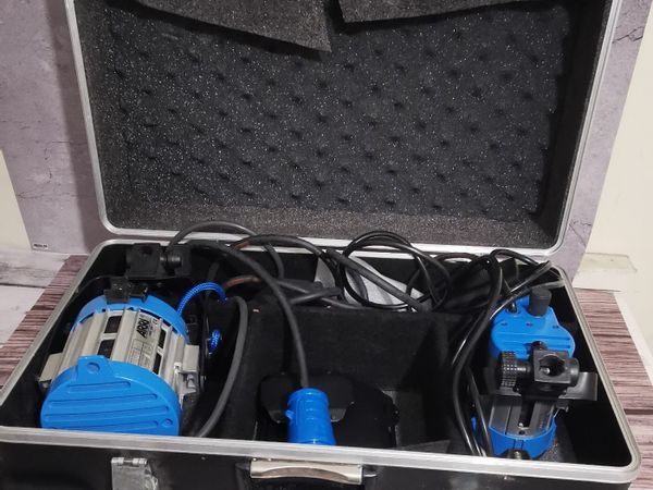 ARRI 300 and 150 Lighting Kit Film Photography Lights with Heavy Hard Carry Case