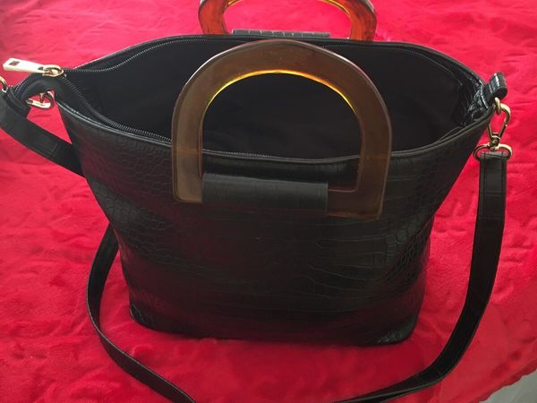 2 Bags . Black Handbag & Beige Bag €12