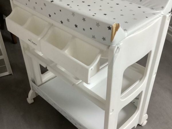 Baby changing unit outlet gumtree