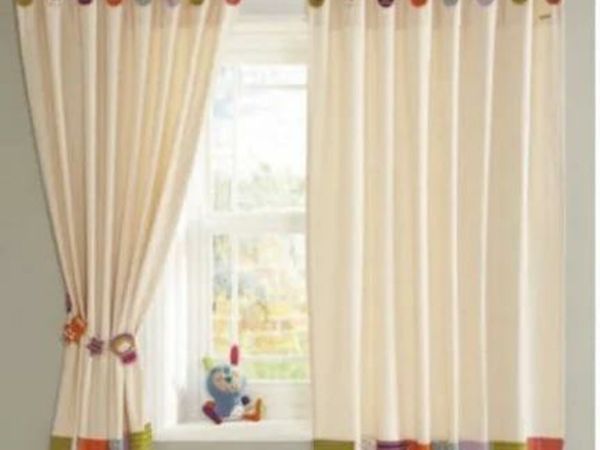 Curtains, Ties & Bunting