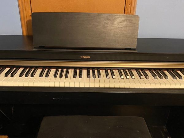 Yamaha Arius YDP-162 Digital Piano