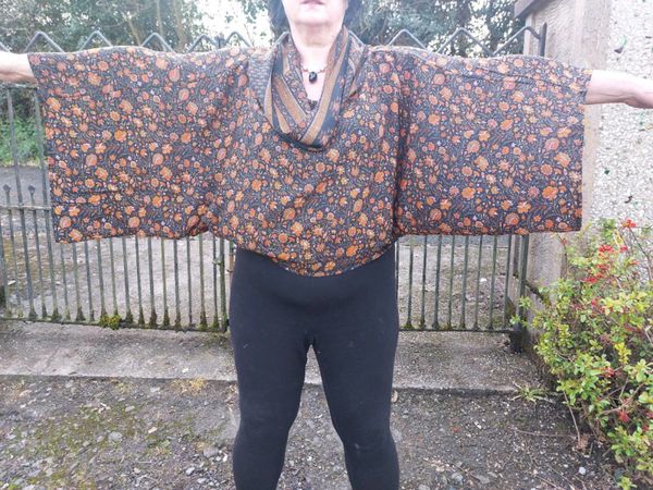 Cropped Kimono top (free postage)
