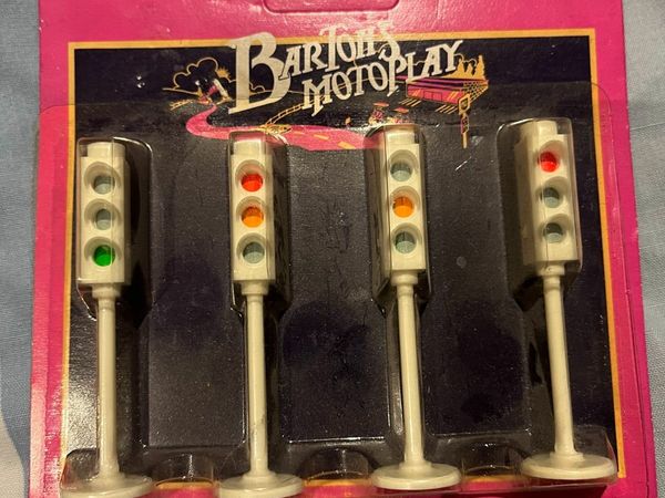 Bartons Motoplay Vintage Traffic Signals. Boxed
