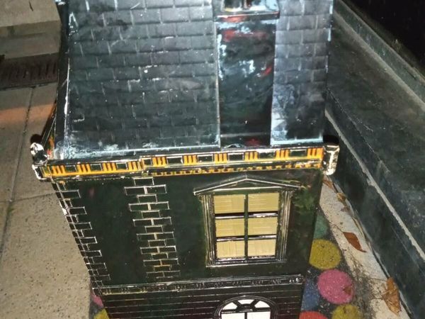 Doll's toy house
