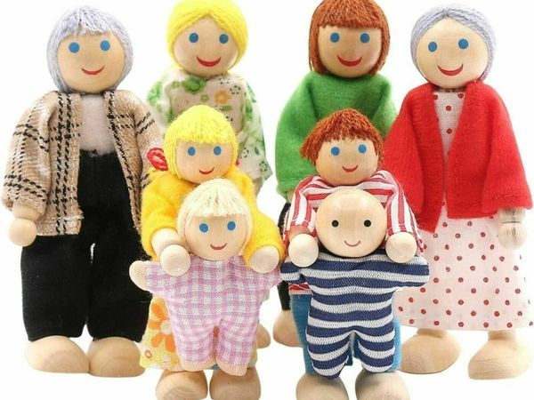 Wooden Dolls House Family Sets of 8 People