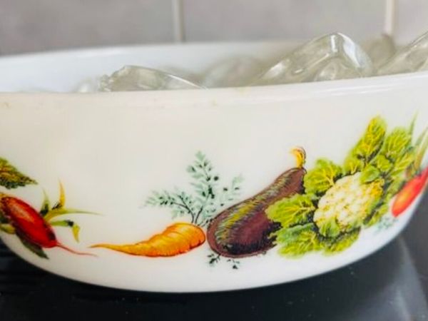 Two bowls for €7