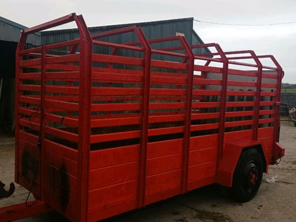 Cattle trailer