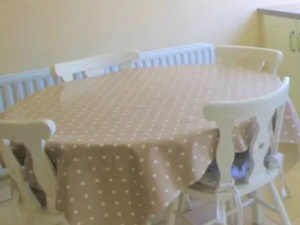 Kitchen Table & 6 Chairs