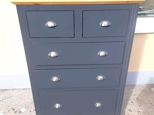 New extra large  chest of drawers