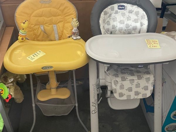 2 baby feeding chairs (chicco & Graco)