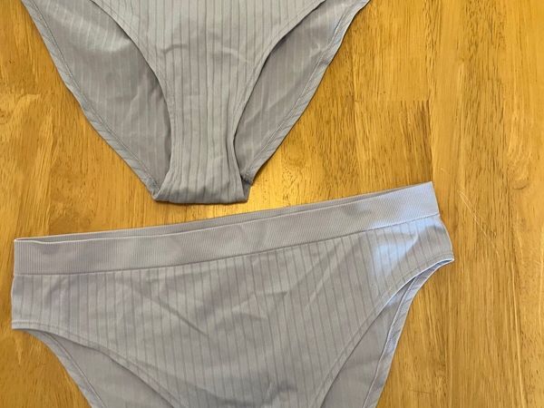 Two H&M ribbed briefs
