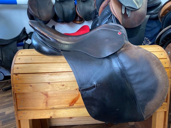 Albion brown Leather jumping saddle