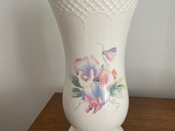 Aynsley China Little Sweetheart Vase