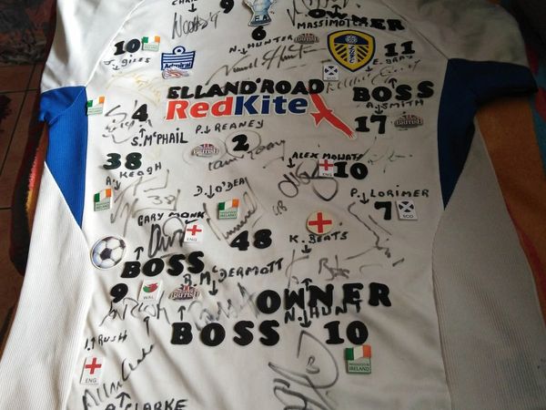 Leeds utd football autographed shirt