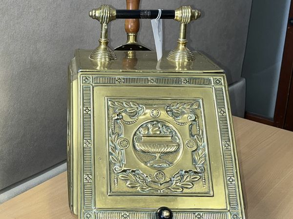 Beautiful vintage brass coal scuttle