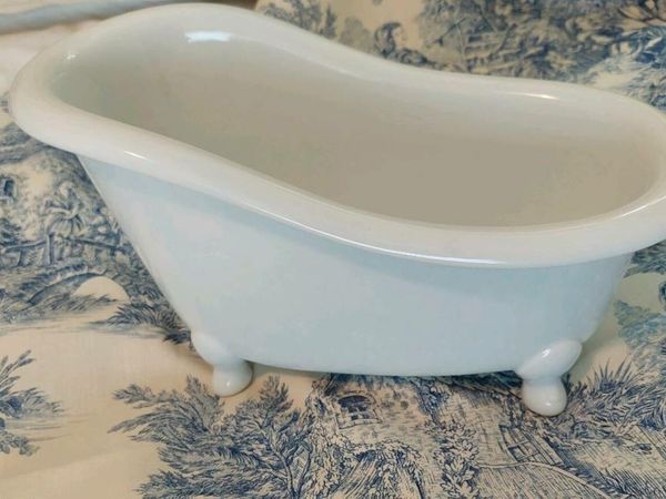 Miniature porcelain bath