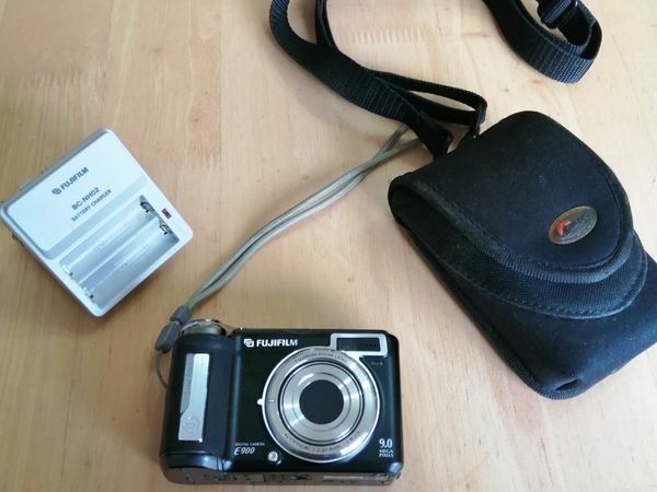Fujifilm FinePix e900 digital Camera
