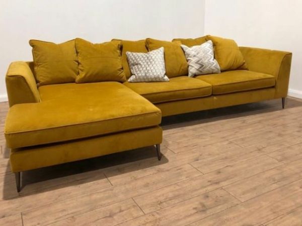 Large Whitemeadow Ochre Cornor Sofa