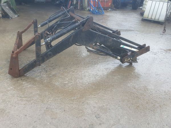 Loader to suit Ford 6610