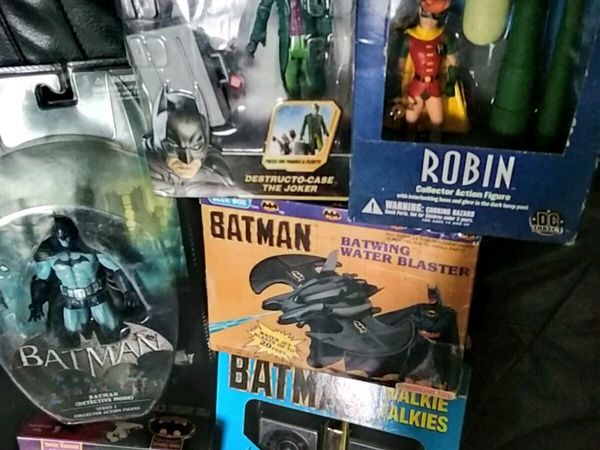 Batman walkie-talkie and figures