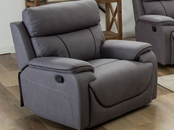 Brand new arm chair violet recliner reduced to cle