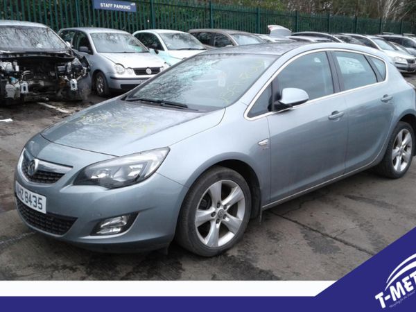 Vauxhall Astra, 2011 BREAKING FOR PARTS