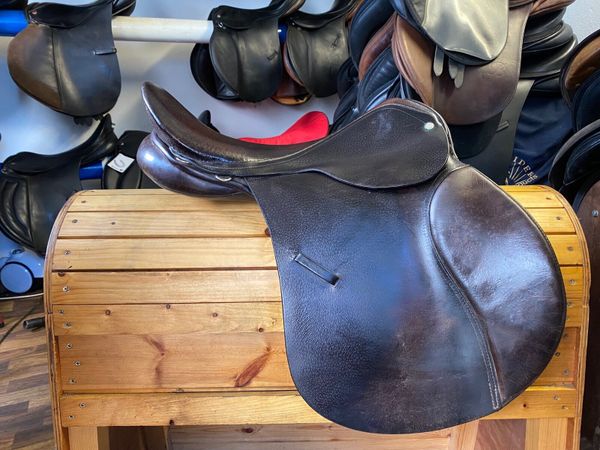 Charles mountford 17” brown Leather saddle