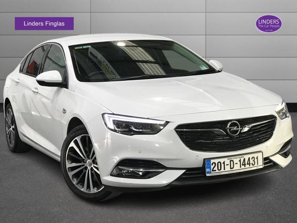 Opel Insignia Hatchback, Diesel, 2020, White
