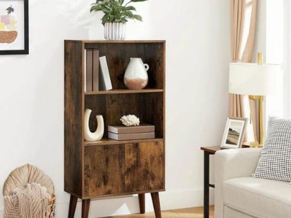 RETRO BOOKCASE WITH 2 SHELVES AND CABINET DOORS LIVING ROOM CABINET RETRO FURNITURE FOR LIVING ROOM, FOYER, OFFICE, STORAGE FOR BOOKS PHOTOS DECORATION WOOD EFFECT