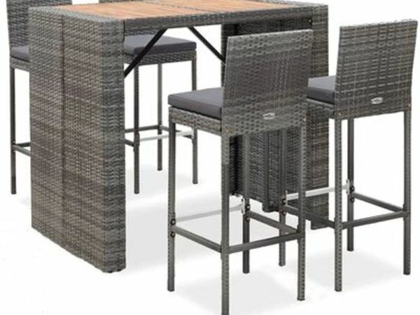 GARDEN FURNITURE SET 4 HIGH CHAIRS AND A TABLE