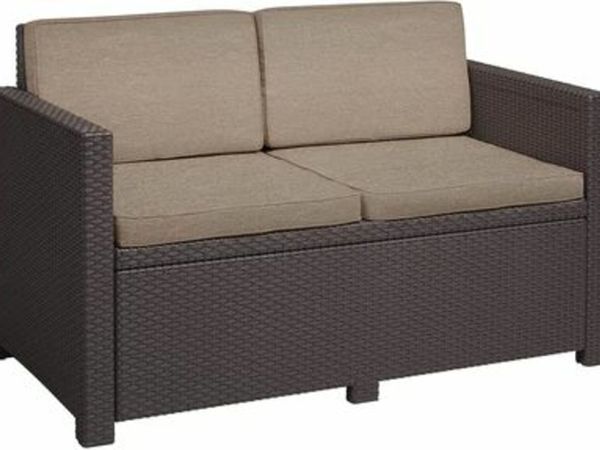 GARDEN LOUNGE SOFA BROWN / E 2 SEATER WITH SEAT AND BACK CUSHIONS PLASTIC FLAT RATTAN LOOK