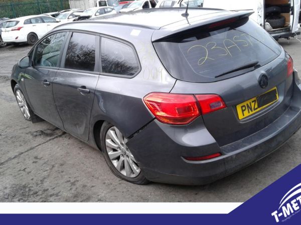 Vauxhall Astra, 2011 BREAKING FOR PARTS