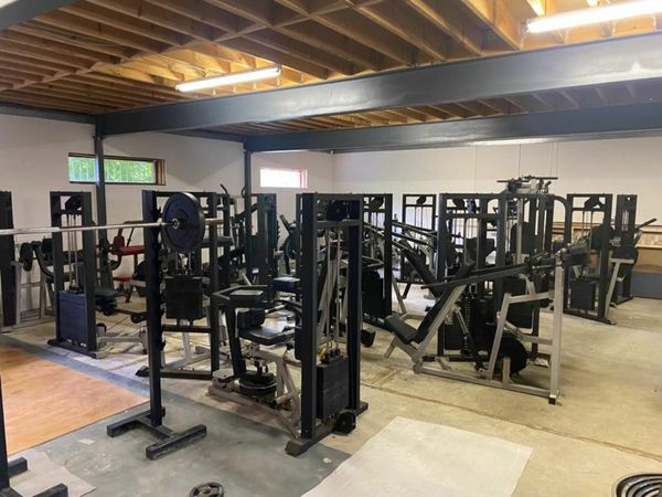 Full commercial gym strength setup *Will not split