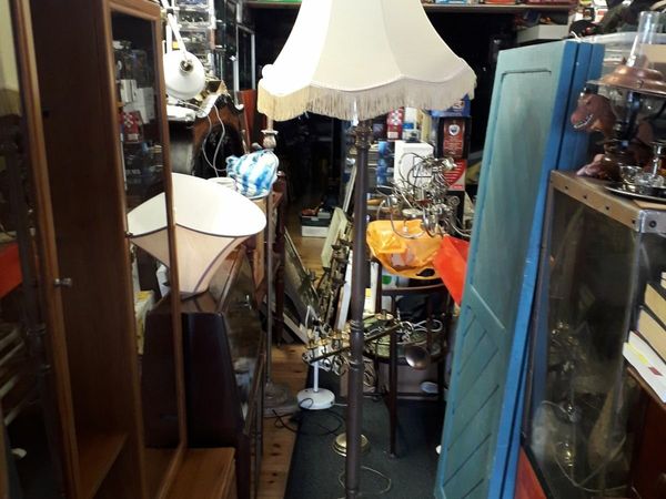 Vintage Antique Free Standing Lamp