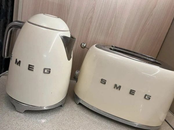 Smeg kettle and toaster