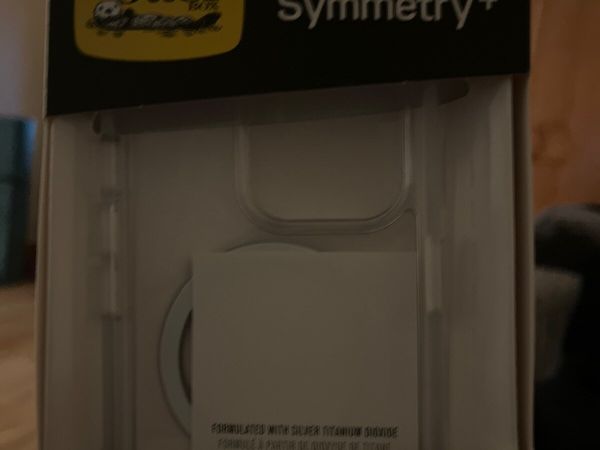 Otterbox iPhone 14 pro + symmetry