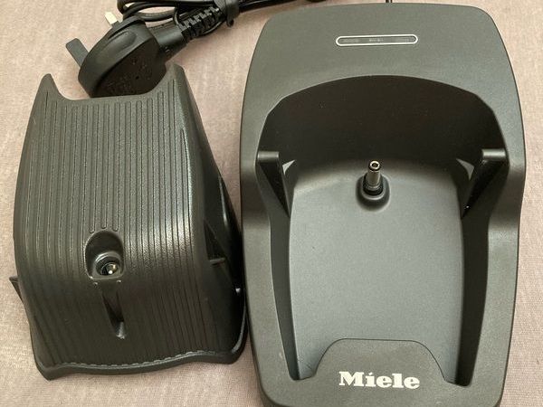 Miele Triflex battery and charger