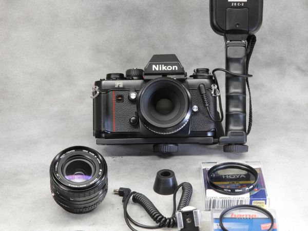 Nikon F3 kit.